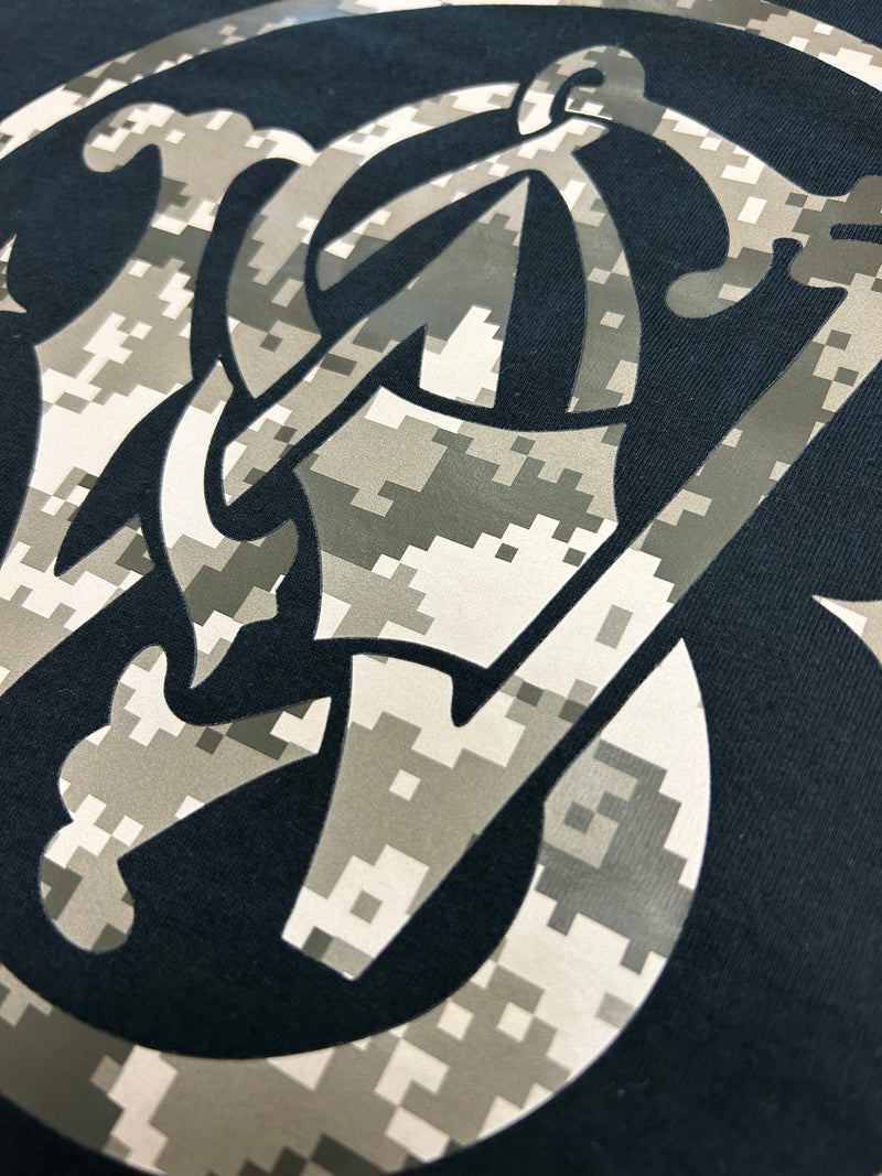 Smith & Wesson® Digital-Camo Filled Circle Logo Men's Tee